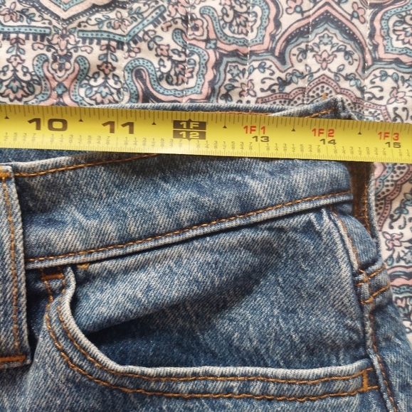 Universal Thread Highest Rise Shortie Denim Short Size 4 - Picture 5 of 7